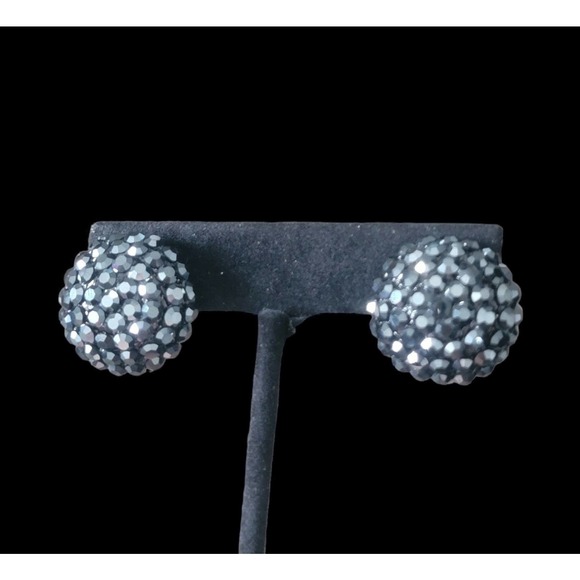 Vintage Pave Rhinestone Clip on Earrings Signed Made in USA - Picture 4 of 11